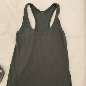 Lululemon tank size 6
